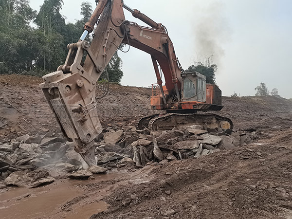 高頻破碎錘試用現場